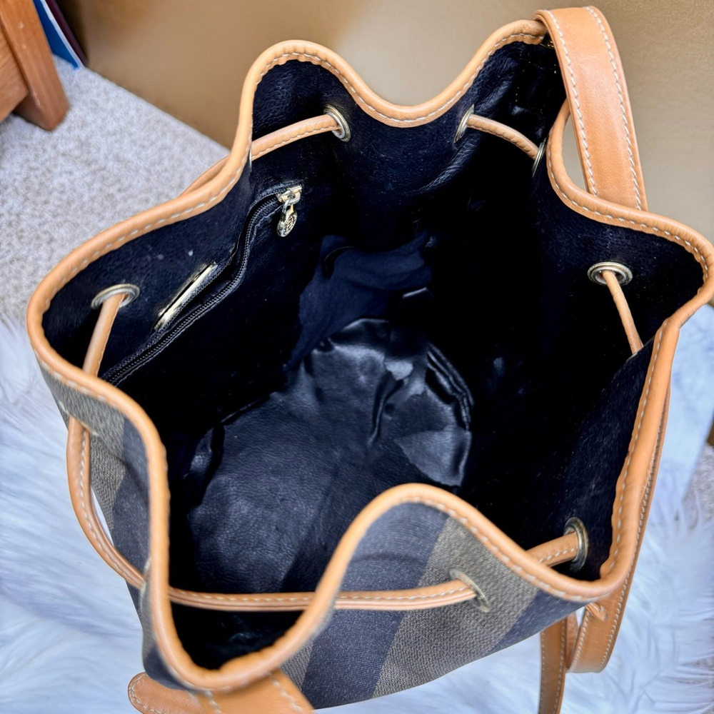 { Fendi } Vintage “Pequon” Brown & Black Crossbody Bucket Bag - Picture 13 of 15